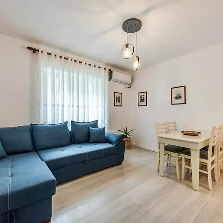 Apartment 22bs New Bazaar *