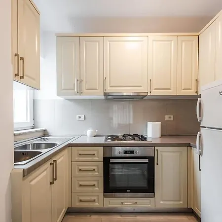 Apartment 22bs New Bazaar *